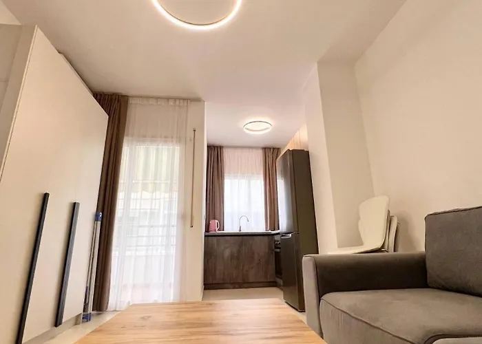 Appartement Neon Waves By Adriatic Living Golem (Tirana)