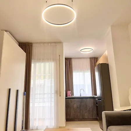 Διαμέρισμα Neon Waves By Adriatic Living Golem (Tirana)