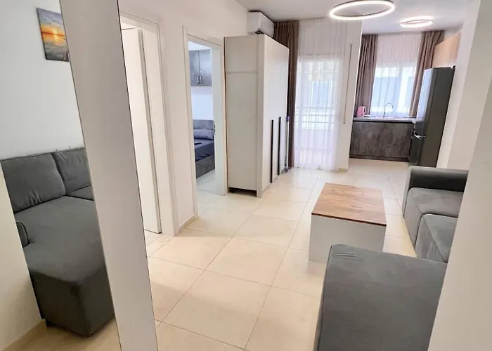 Διαμέρισμα Neon Waves By Adriatic Living Golem (Tirana)