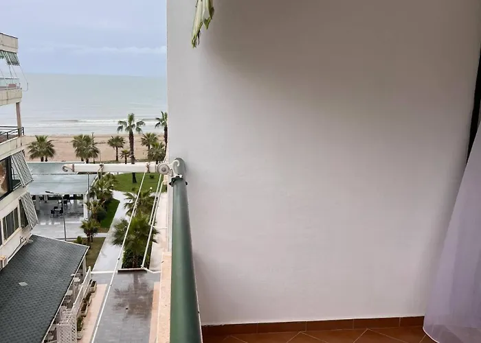 Daire Neon Waves By Adriatic Living